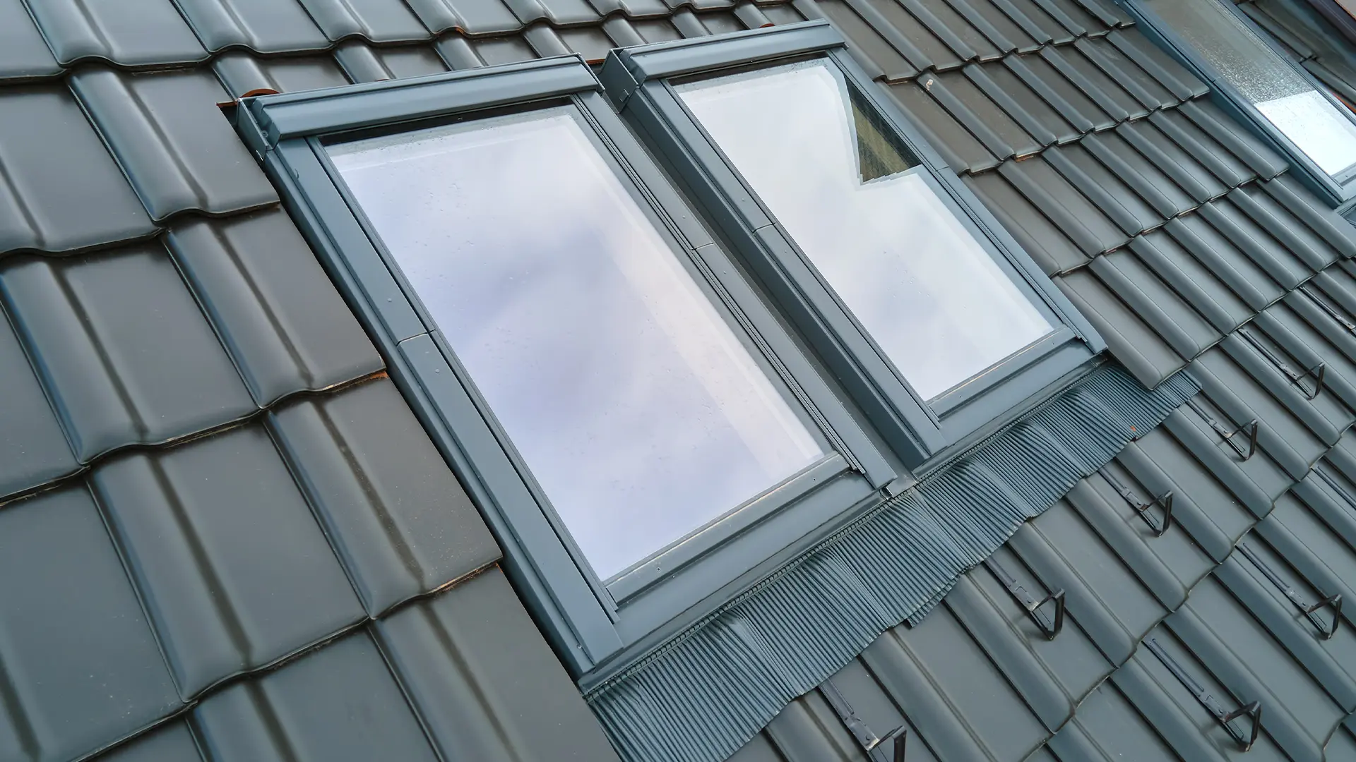 Dachfenster mit Dachdecker-MB