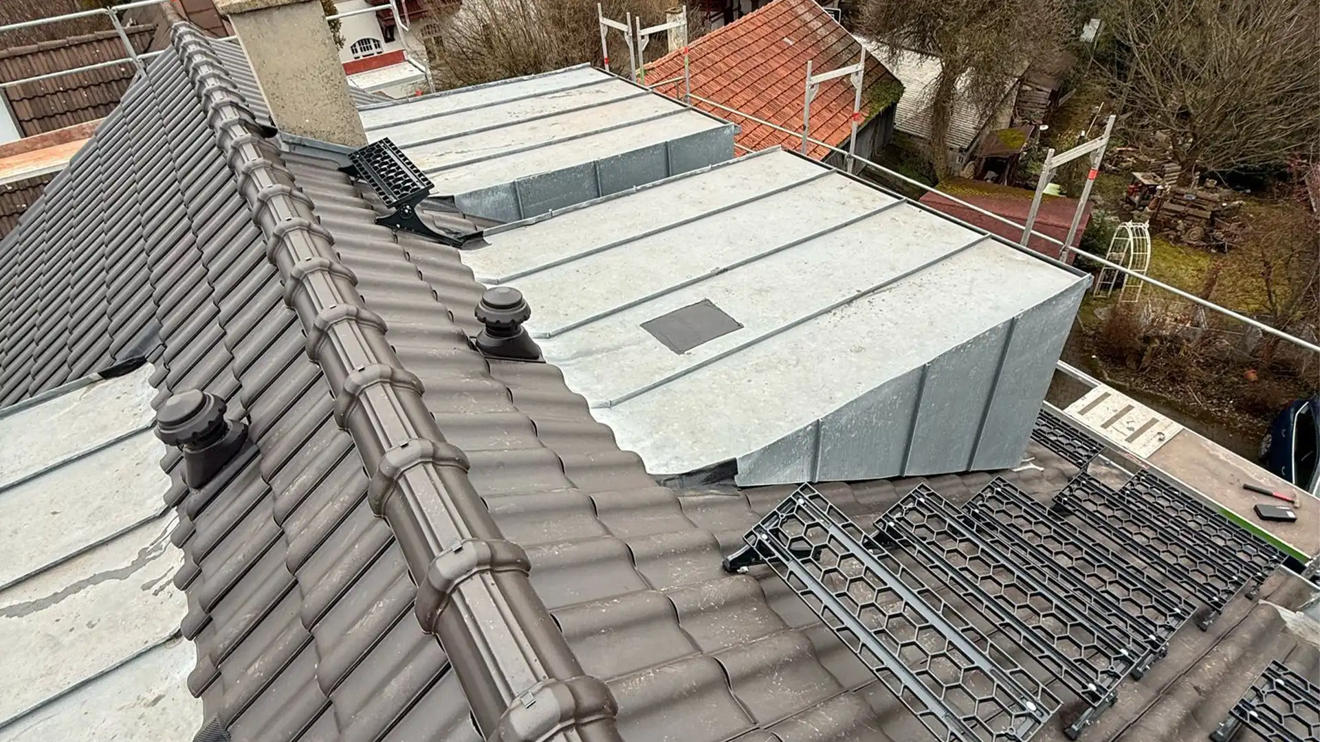 Bauflaschnerei mit Dachdecker-MB